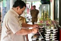 1764997518914-prabowo-tinjau-makan-bergizi-gratis-di-bogor-1_43