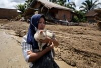 1765019114532-hewan-peliharaan-ikut-jadi-korban-saat-banjir-terjang-permukiman-1764910716315_43