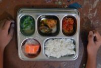 1765105532613-siswa-padang-mulai-nikmati-makan-siang-gratis-dari-program-mbg-1749026460372_43