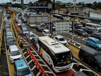 1765127123096-kemacetan-di-tol-bandara-soekarno-hatta_43