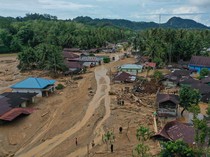 1765191895240-hutanabolon-terputus-ancaman-bencana-susulan-masih-membayangi-warga-1765161758343_43