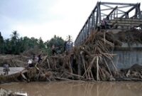 1765191909014-jembatan-awe-geutah-putus-pemerintah-percepat-pembangunan-bailey-1765170892702_43