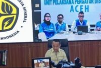 1765278333169-konferensi-pers-menteri-esdm-bahlil-lahadalia-dan-dirut-pln-1765266987605_43