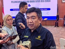 1765386292077-direktur-komunikasi-dan-bimbingan-pengguna-jasa-bea-cukai-nirwala-dwi-heryanto-1765361019733_43