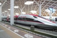 1765429519751-penumpang-kereta-cepat-jakarta-bandung-1764685444954_43