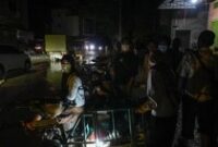 1765515890710-listrik-belum-menyala-aceh-tamiang-masih-diliputi-kegelapan-1765335991849_43