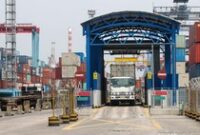 1765537545192-bea-cukai-luncurkan-pemindai-sinar-x-dan-ai-tread-untuk-perkuat-pengawasan-impor-di-tanjung-priok-1765523937069_43