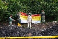 1765580680969-kementerian-esdm-menutup-tambang-ilegal-di-muara-enim-sumatera-selatan-1765559290052_43