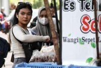 1765602288545-miris-kelas-menangah-turun-kasta-pengeluaran-habis-untuk-makan-2_43