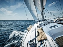 1765731907933-ilustrasi-kapal-layar_43