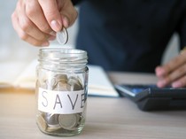 1765775139734-ilustrasi-keuangan-atau-menabung_43