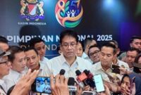 1765904727646-menteri-keuangan-purbaya-yudhi-sadewa-di-acara-kadin-1764591616565_43