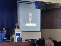 1765991088270-mantan-kepala-bappenas-raih-gelar-doktor-1765986279099_43