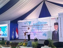 1766034327568-menteri-perdagangan-budi-santoso-melakukan-pelepasan-ekspor-secara-simbolis-untuk-berbagai-produk-senilai-us-5877-atau-sekitar-1765948067070_43