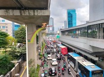 1766099061803-situasi-arus-lalu-linta-pancoran-di-hari-pertama-wfa-asn-maulanidetikcom-1742780676281_43