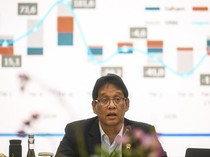 1766120728829-pemerintah-pastikan-apbn-2025-tetap-sehat-meski-defisit-rp560-triliun-1766056893675_43