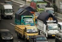 1766228744627-urai-macet-angkutan-barang-dibatasi-saat-libur-nataru-1765162881250_43