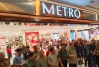 1766747101050-para-menteri-datangi-metro-departement-store-1766735374025_43