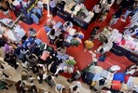 1766984722307-libur-akhir-tahun-warga-serbu-diskon-di-pusat-perbelanjaan-1766918832688_43