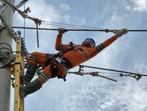 1767092771281-pln-pastikan-sistem-listrik-aceh-pulih-20-gardu-induk-beroperasi-normal-1766287809440_43