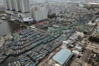 1767265652178-pangkalan-parkir-kapal-ikan-di-muara-angke-1767256944204_43