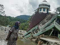 1767287094664-ratusan-rumah-rusak-diterjang-banjir-bandang-di-solok-1764560223547_43