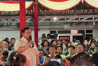 1767416755530-presiden-prabowo-subianto-di-posko-pengungsian-desa-batu-hula-batang-toru-tapanuli-selatan-sumatera-utara-1767205525081_43