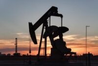 1767589578228-emas-minyak-membara-usai-israel-serang-iran-1749816526884_43