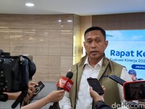 1768129508909-direktur-utama-perum-bulog-ahmad-rizal-ramdhani-1768112075587_43