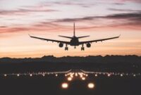 1769339112658-ilustrasi-pesawat-terbang-malam-hari_43